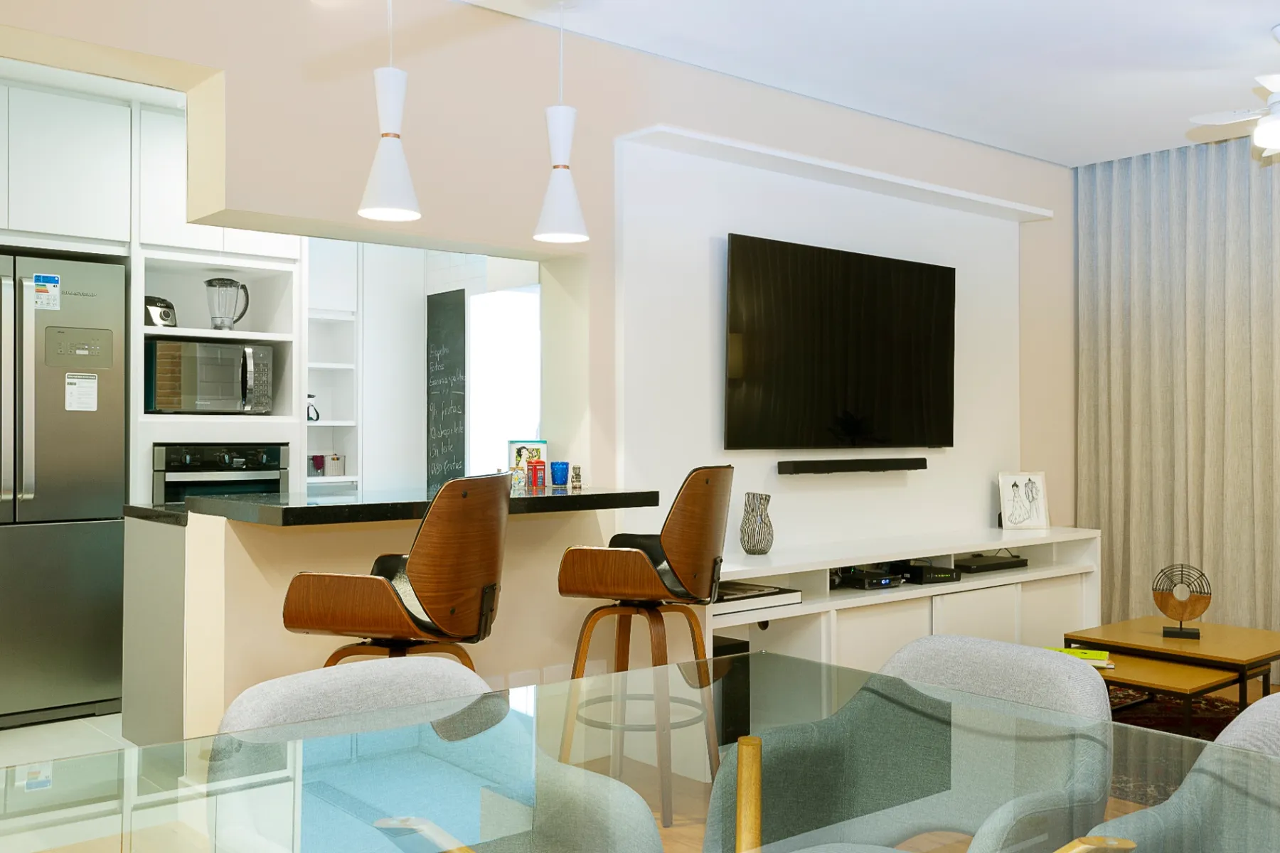 Apartamento MF — residencial em Itaim Bibi, São Paulo, foto 7 do projeto por Maíra Macedo