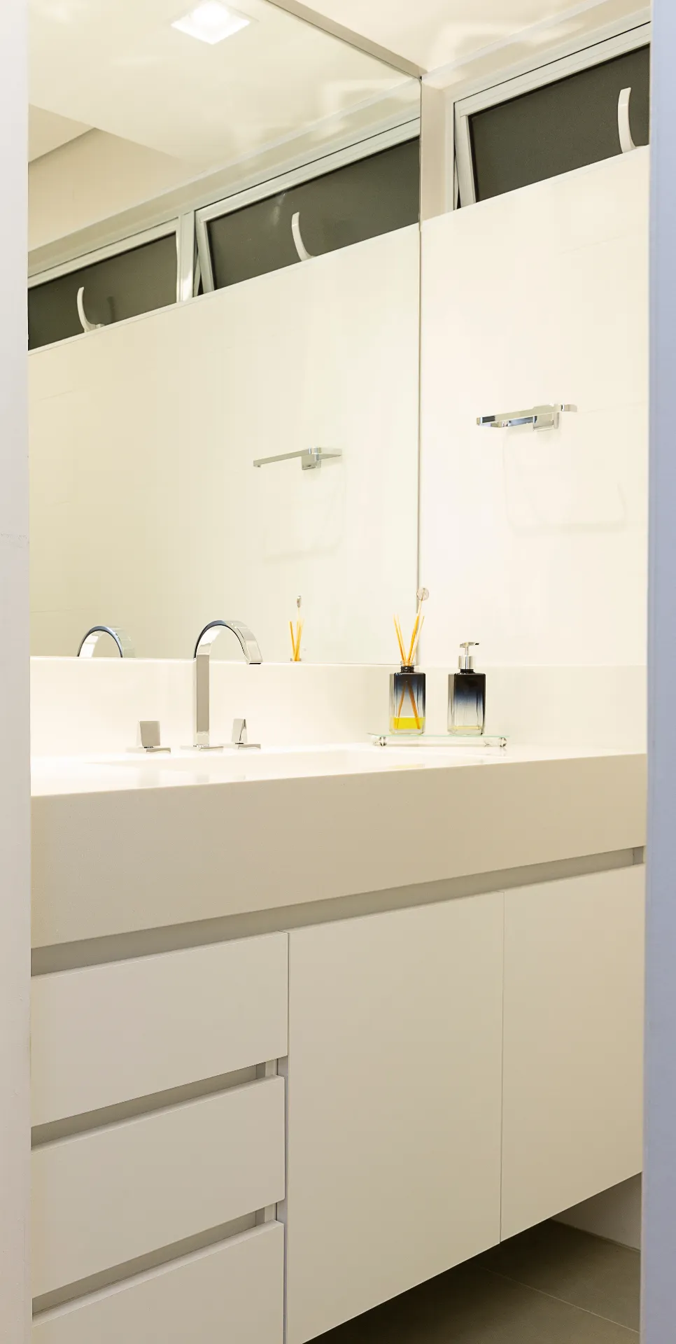 Apartamento MF — residencial em Itaim Bibi, São Paulo, foto 10 do projeto por Maíra Macedo